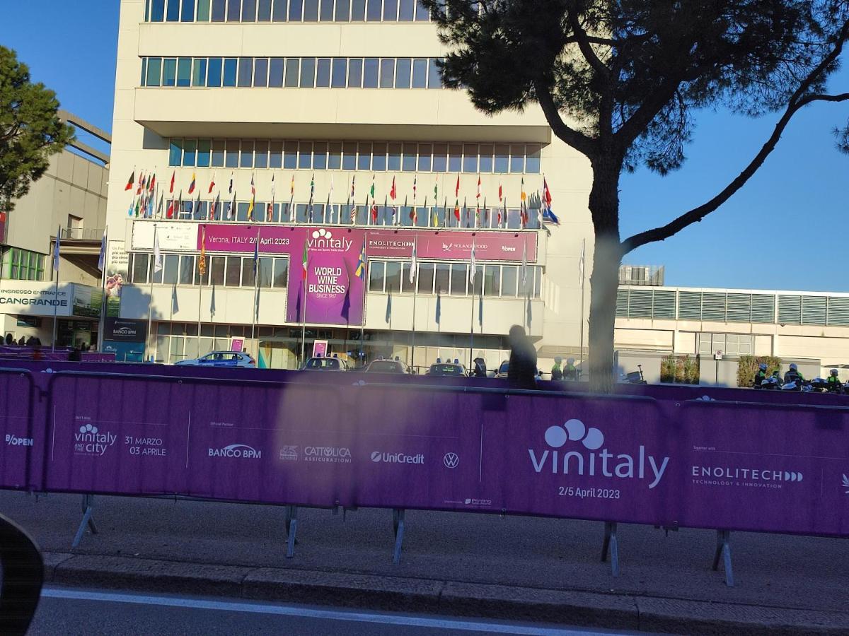 Easy Stay Verona Rooms المظهر الخارجي الصورة